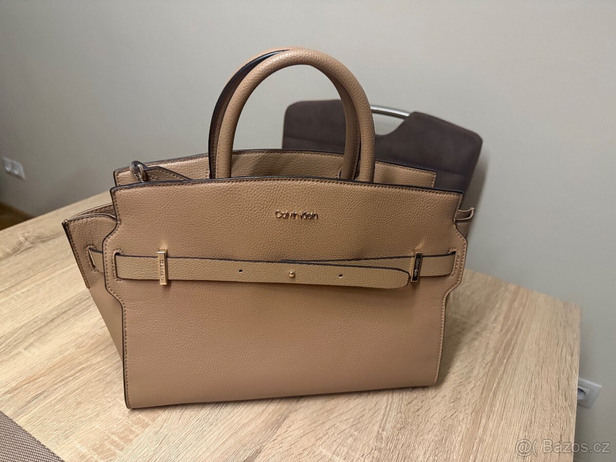 Na prodej kabelka Calvin Klein