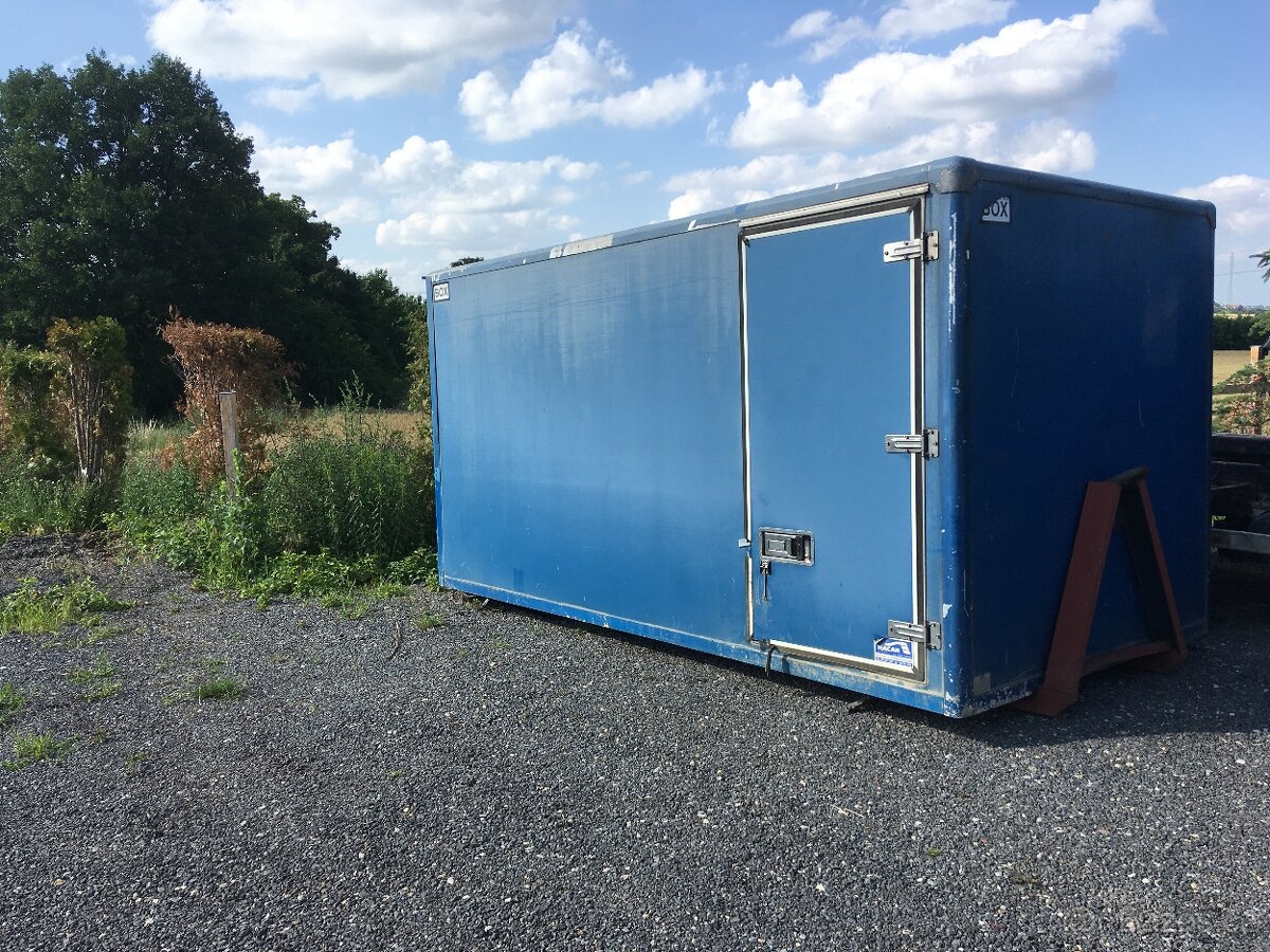 Stavební bunka,skříň