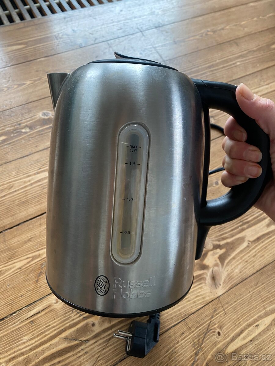 Rychlovarná konvice Russell Hobbs
