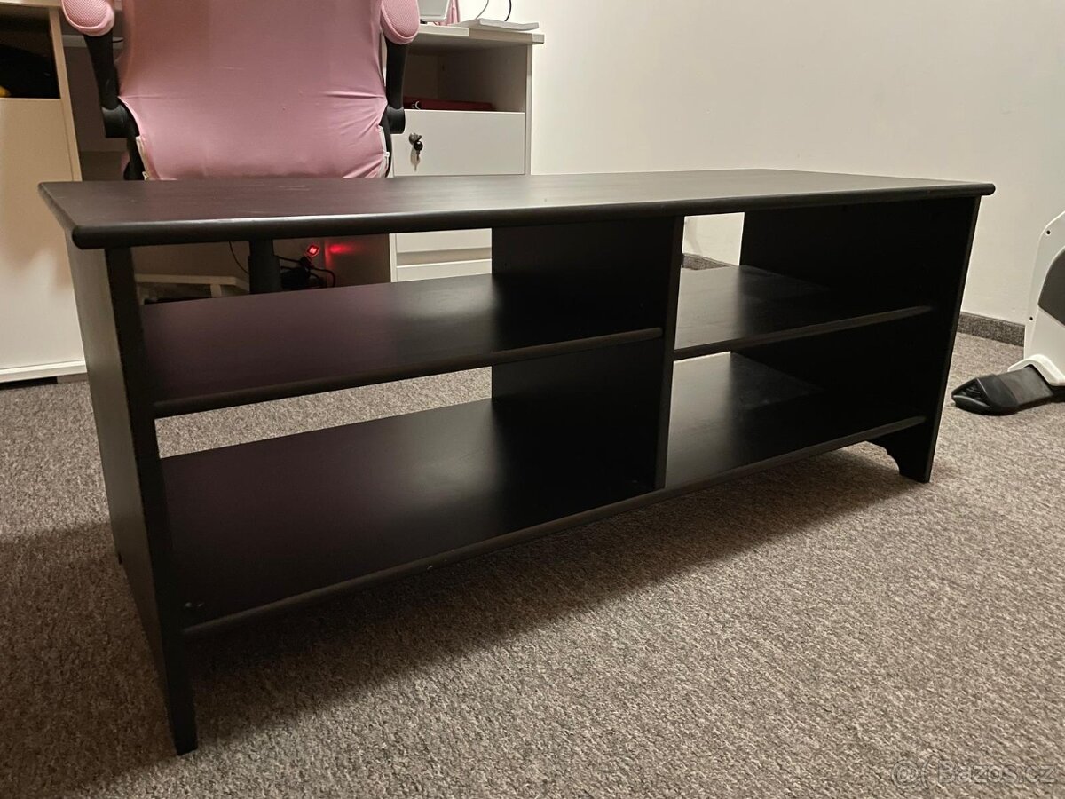 TV / Konferenční stolek Ikea