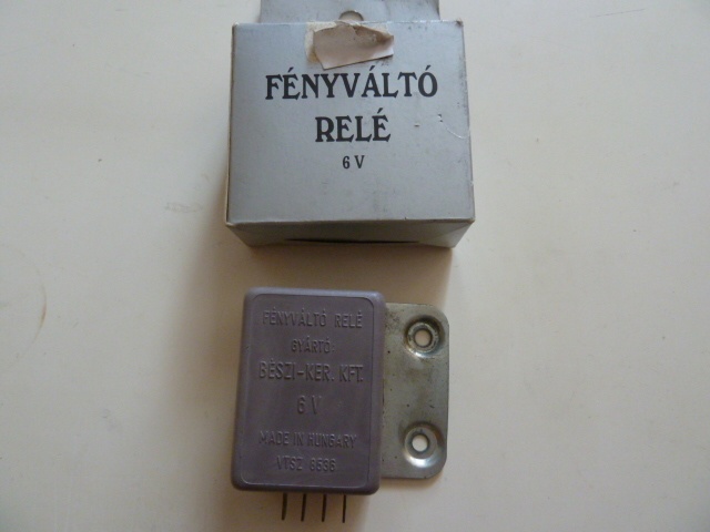 Trabant relé přepínaní dálkových světel 6 voltů