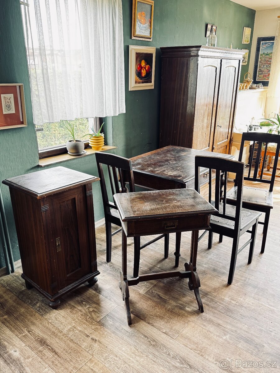 Starožitný nábytek