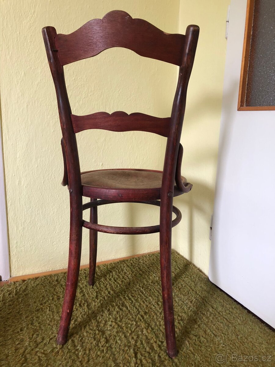 Dřevěná židle Thonet, r. 1889
