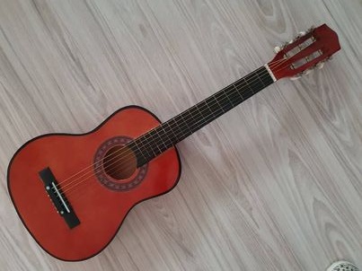 Dětská akustická kytara-hnědá 78cm, cena: 950kč