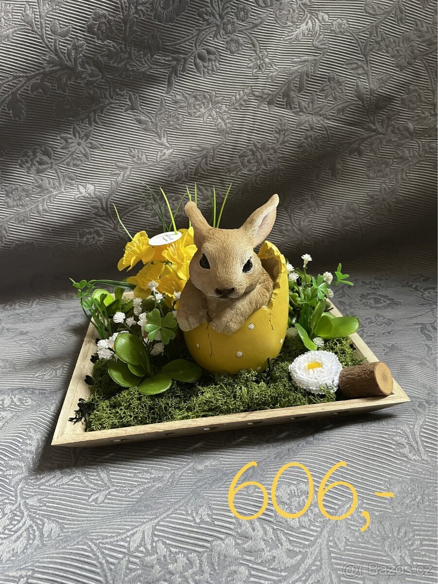 velikonoční dekorace zajíc ve vejci