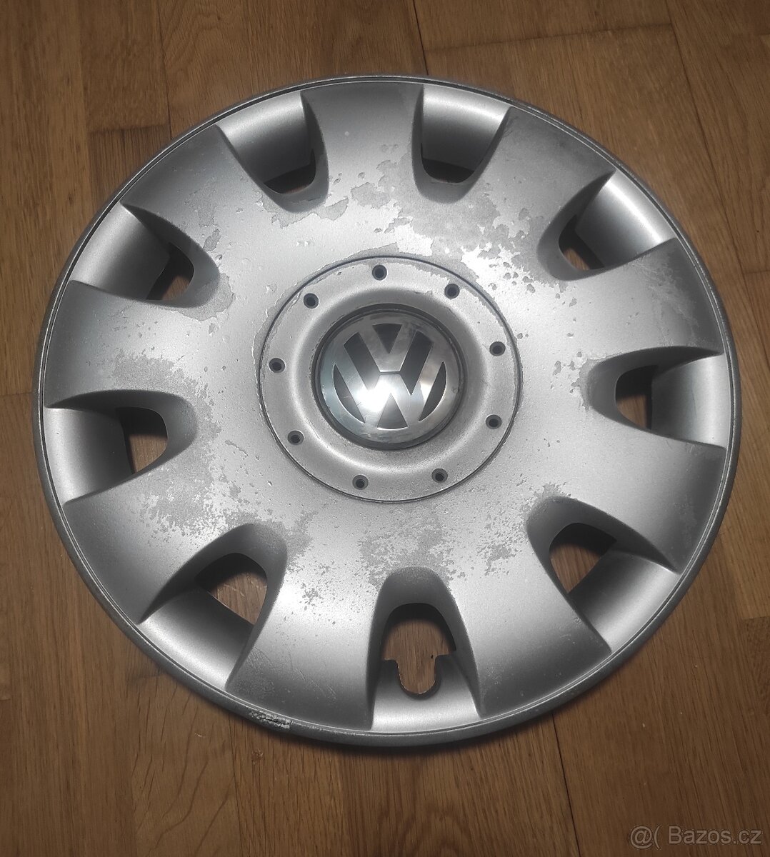 1 kus poklice VW Golf V.