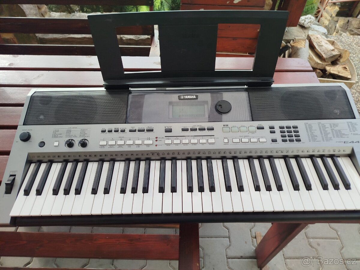 Keyboard Yamaha PSR 443