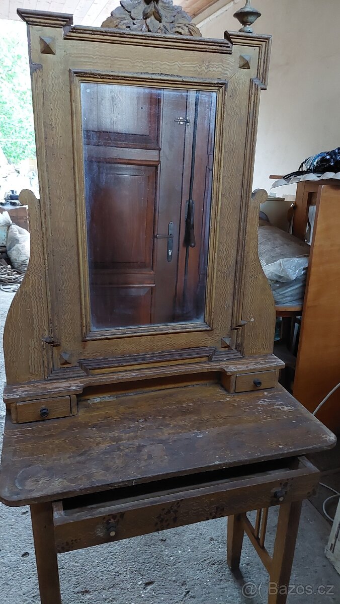 Starožitné věci k renovaci
