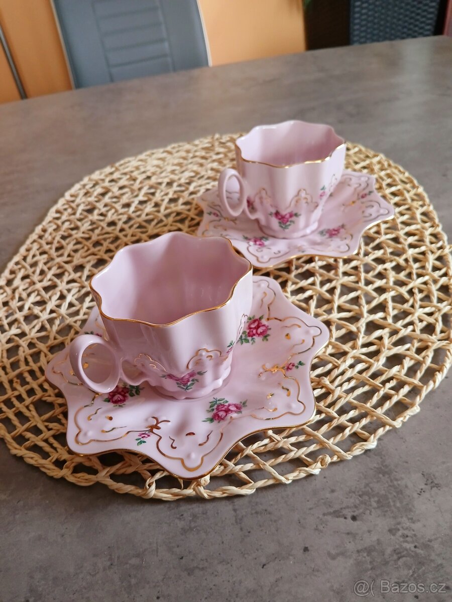 Krásný růžový porcelán-set hrnky, podšálky