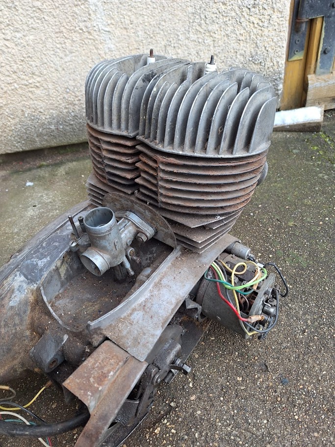 motor z Jawa 350 model 360