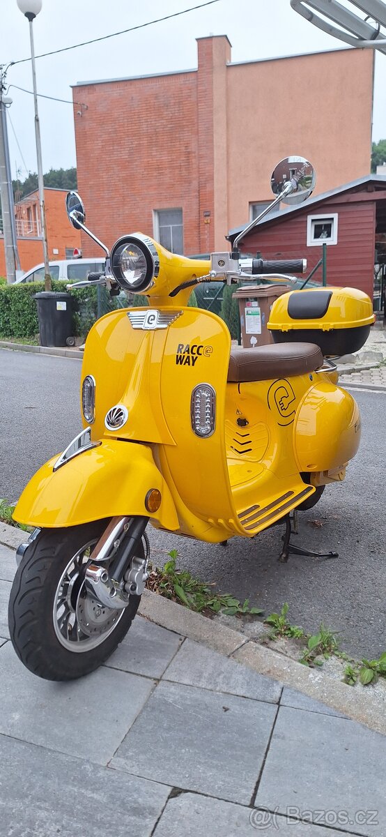 Skútr Racceway Century elektro