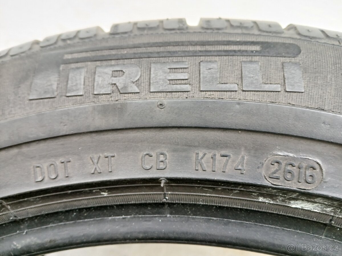 2ks zimni pirelli 245/45R17 99H za 700kc