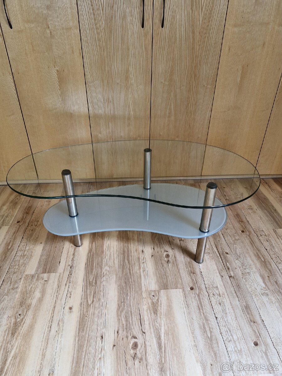 Konferenční stolek se skleněnou deskou