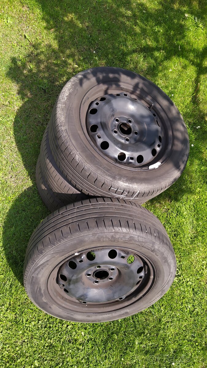 Nexen 185/60 r15 - pneu s diskem 4 ks kola