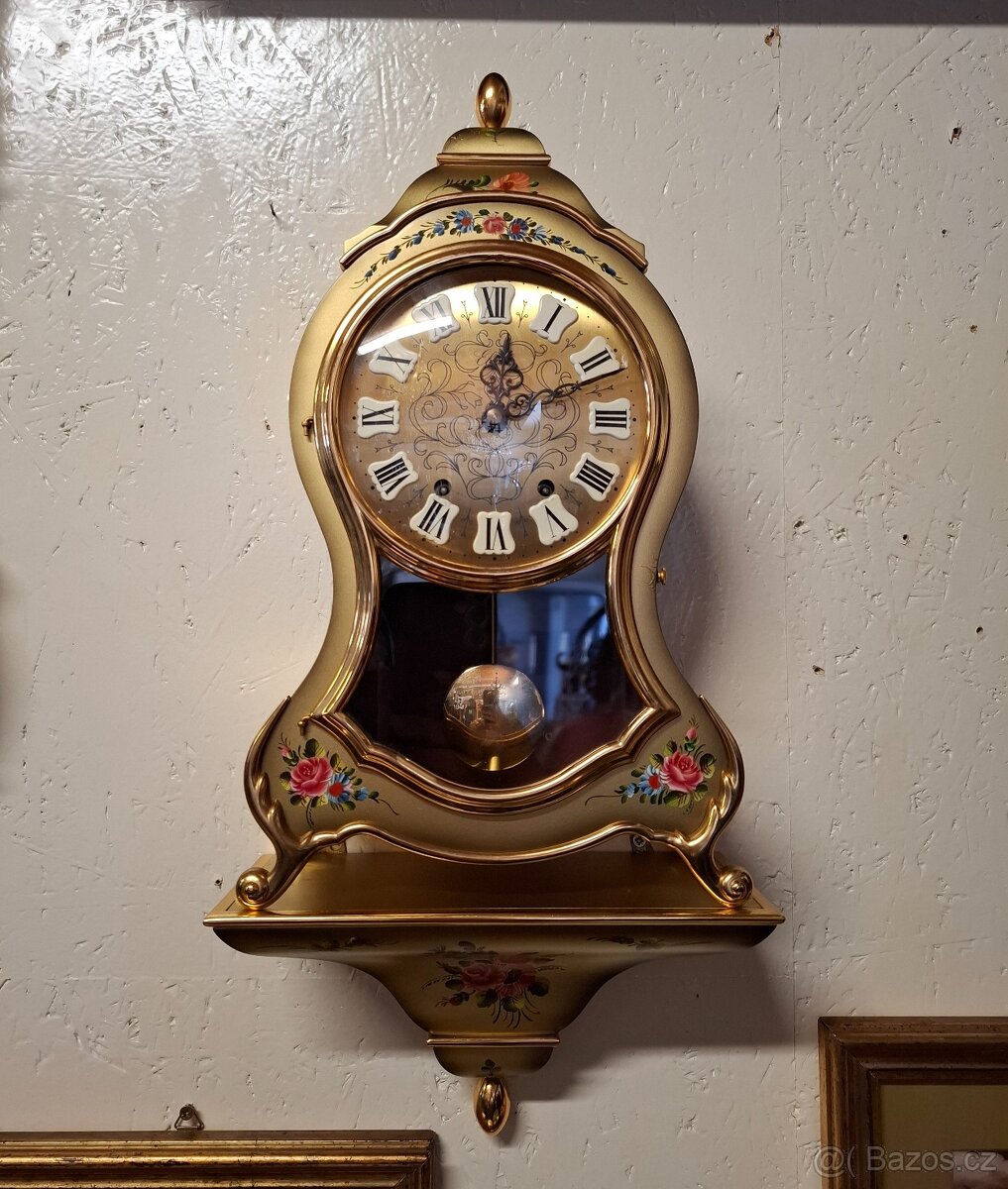 Krbové hodiny Boulle s konzolí