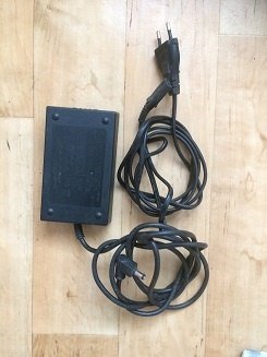 Napájecí zdroj - power adapter DC 10,6V 1,32A