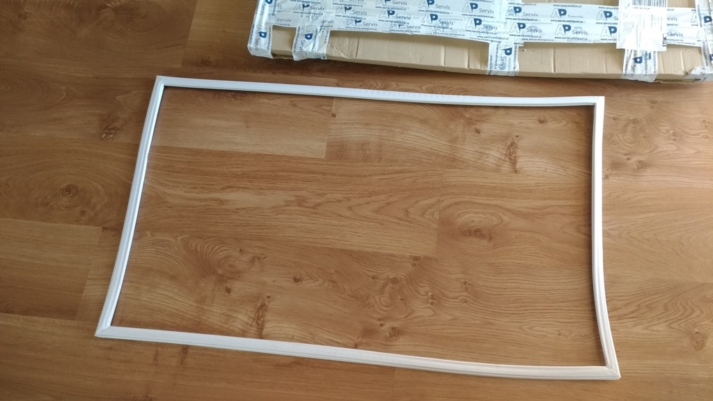Těsňení k lednici Whirlpool bílé