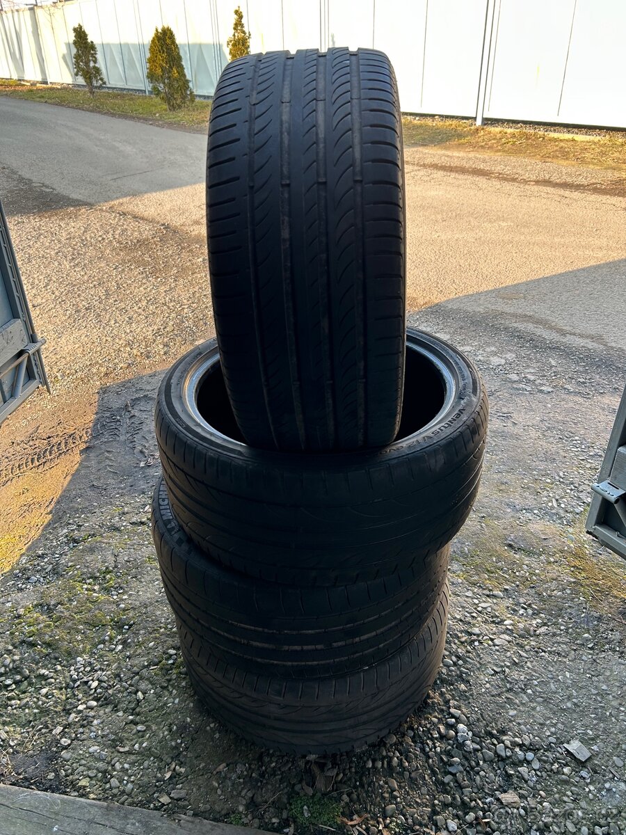 255/35/19 letní