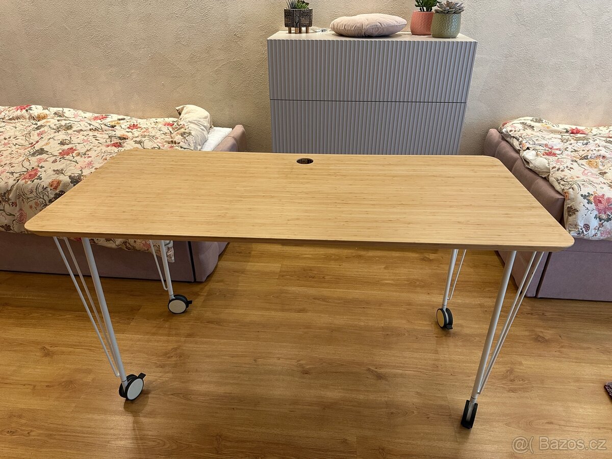 Ikea psací stůl