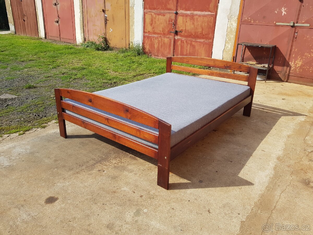 Postel z masivu 200x140, s roštem a matrací
