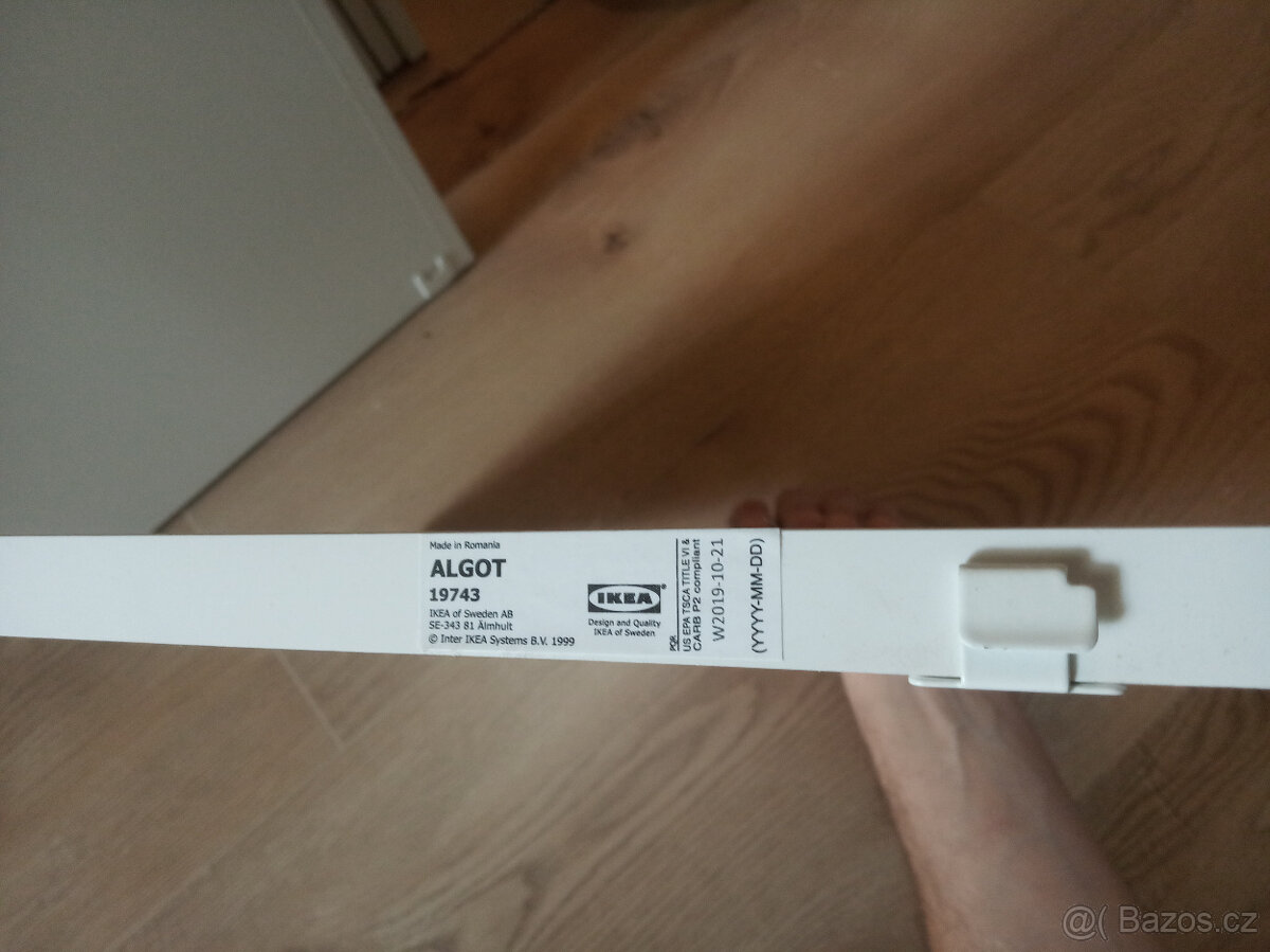 Police ALGOT z IKEA 40x40cm
