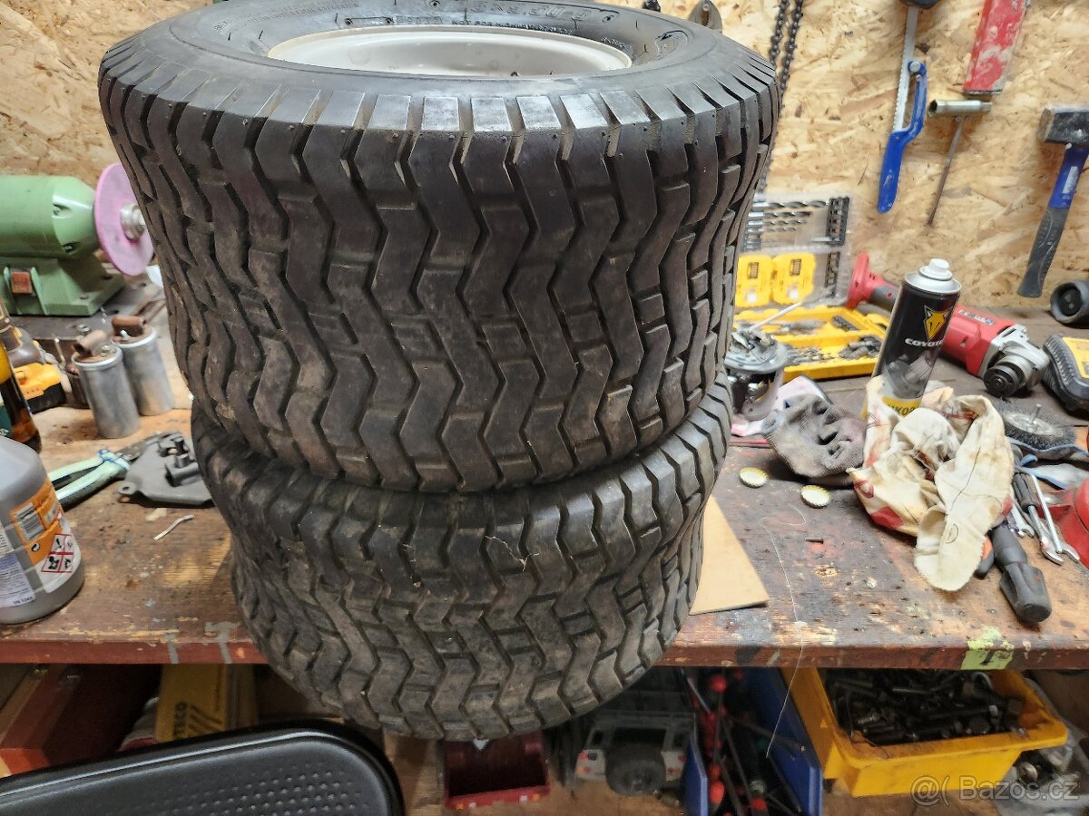 Prodám kola 18x9.5-8 na zahradni traktor