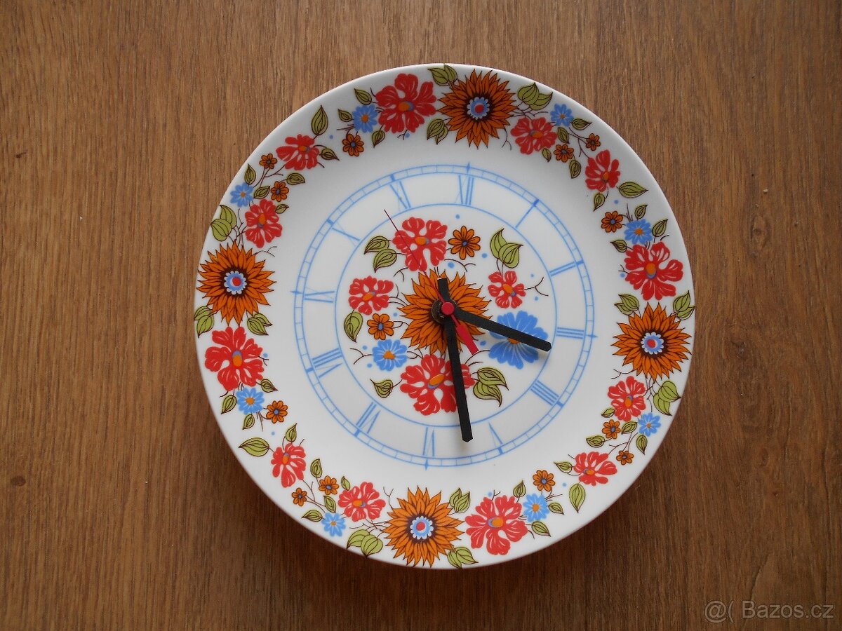 Staré, porcelánové, talířové hodiny Quartz