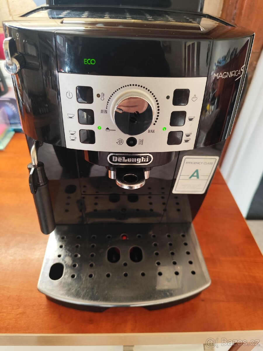 Prodám automatický kávovar DeLonghi Magnafica S