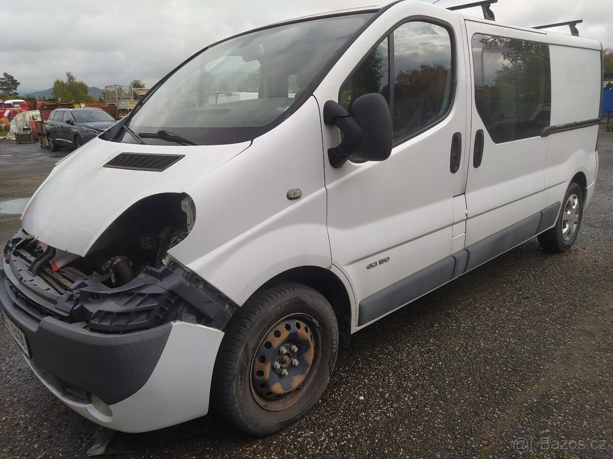 Renault trafic 2.5 107kw automat