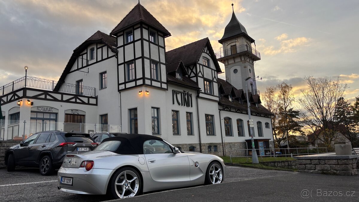 BMW Z4 3.0i manuál e85