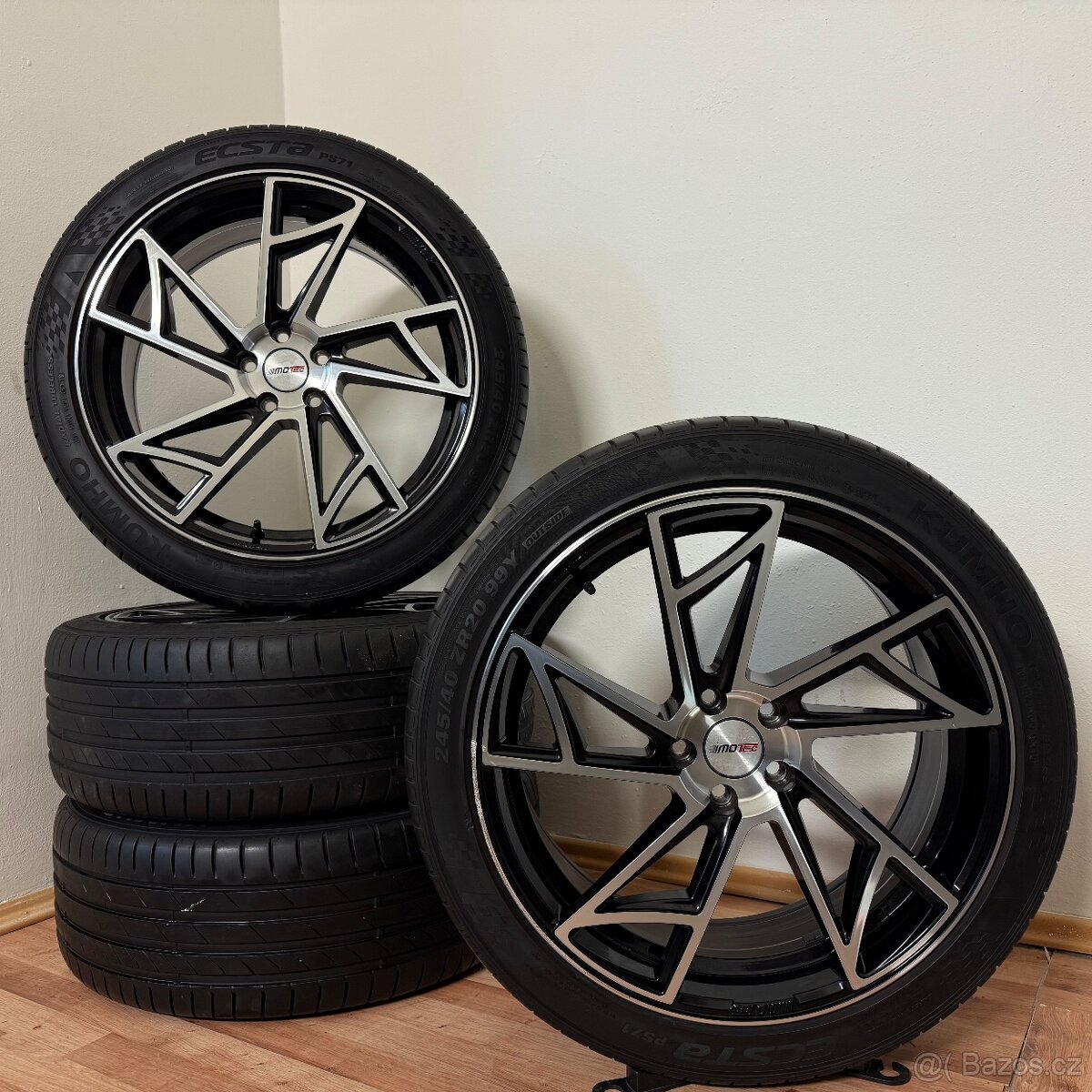MOTEC - AUDI/VW 5x112 R20 ET45+LETNÍ 245/40R20 5mm