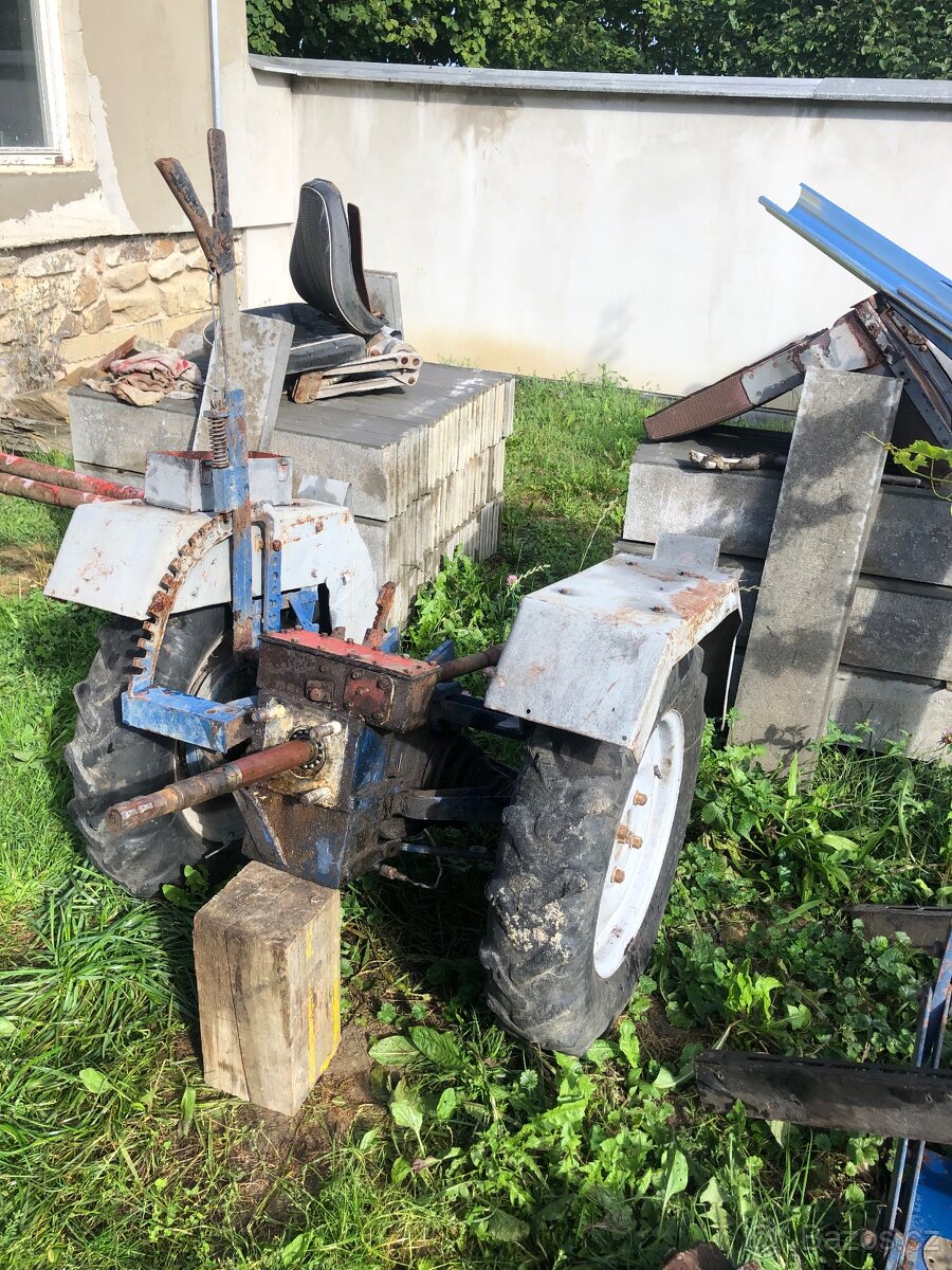 Zadní část malotraktor