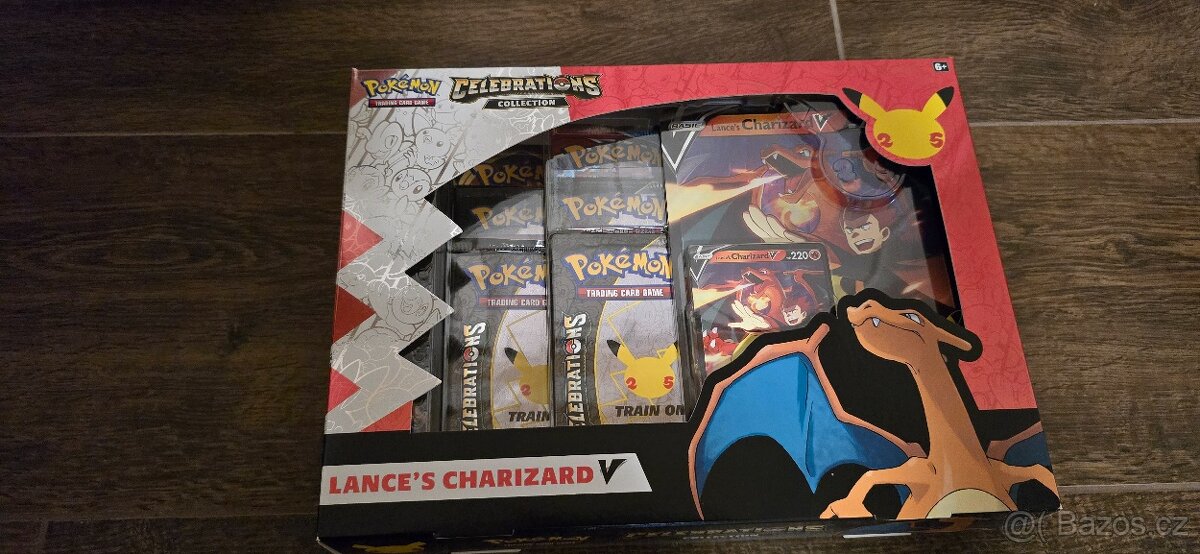 Pokémon Celebrations Lance’s Charizard V Box, anglická verze