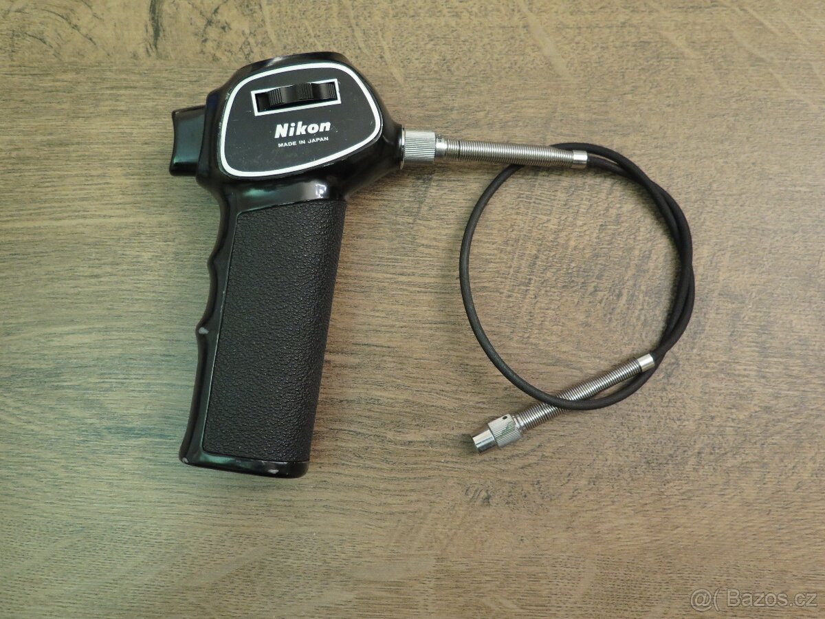 Nikon pistolová rukojeť  PG2 II s kabelem MC-3 Pistol Grip