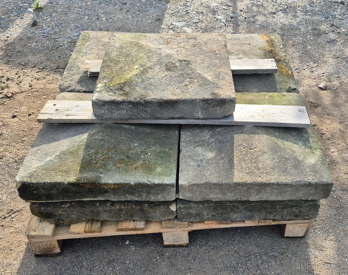 Pískovcová hlava 7