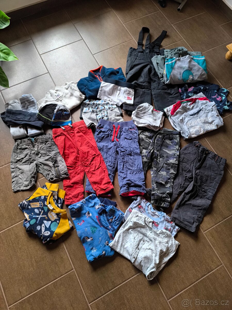 Mix oblečení po dětech