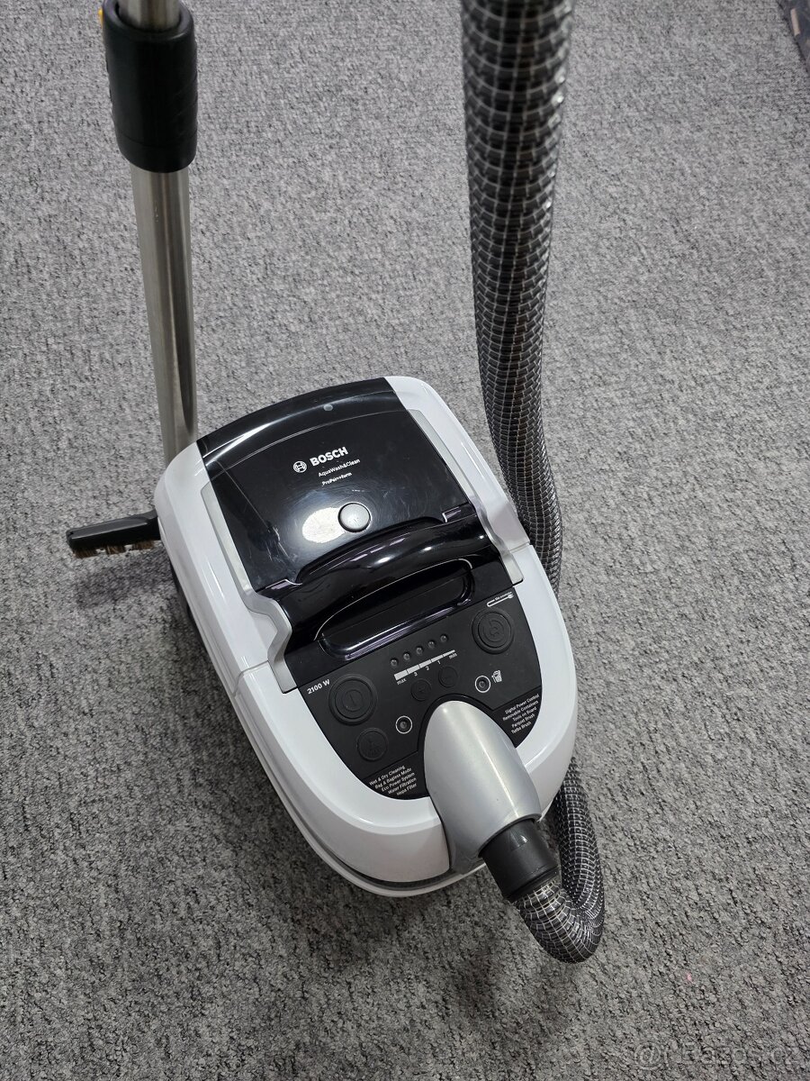 Bosch víceúčelový vysavač