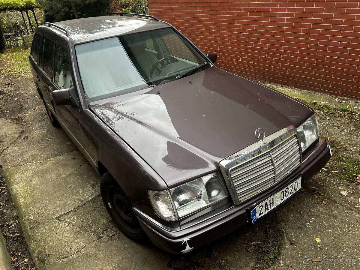 Mercedes W124 - 300TE, 1989, Bornite k renovaci.