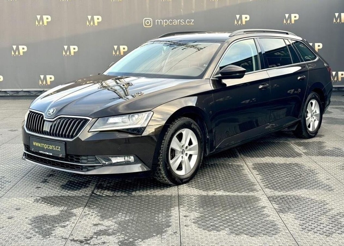 Škoda Superb manuál nafta 88 kw 2017