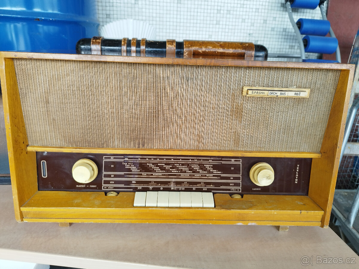 Retro radio Teslaton