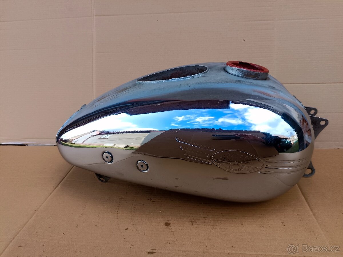 Jawa 500 OHC nádrž nachromovaná drobné nd motoru