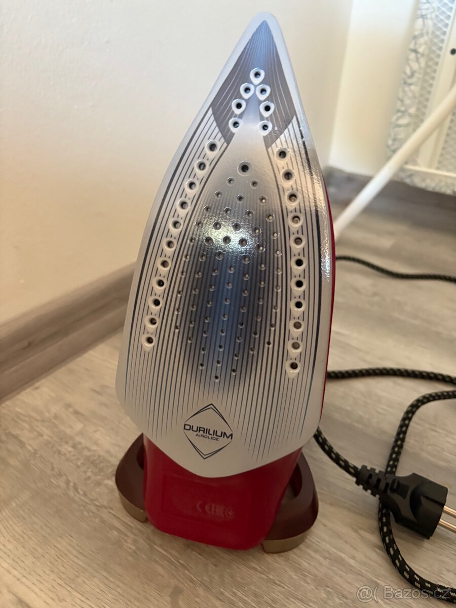 Žehlička Tefal 1000,-