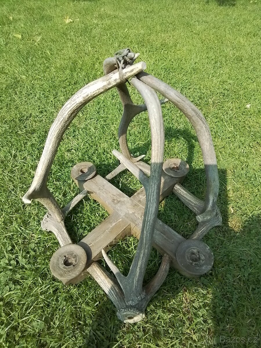 Staré paroží,svícen k zavěšení