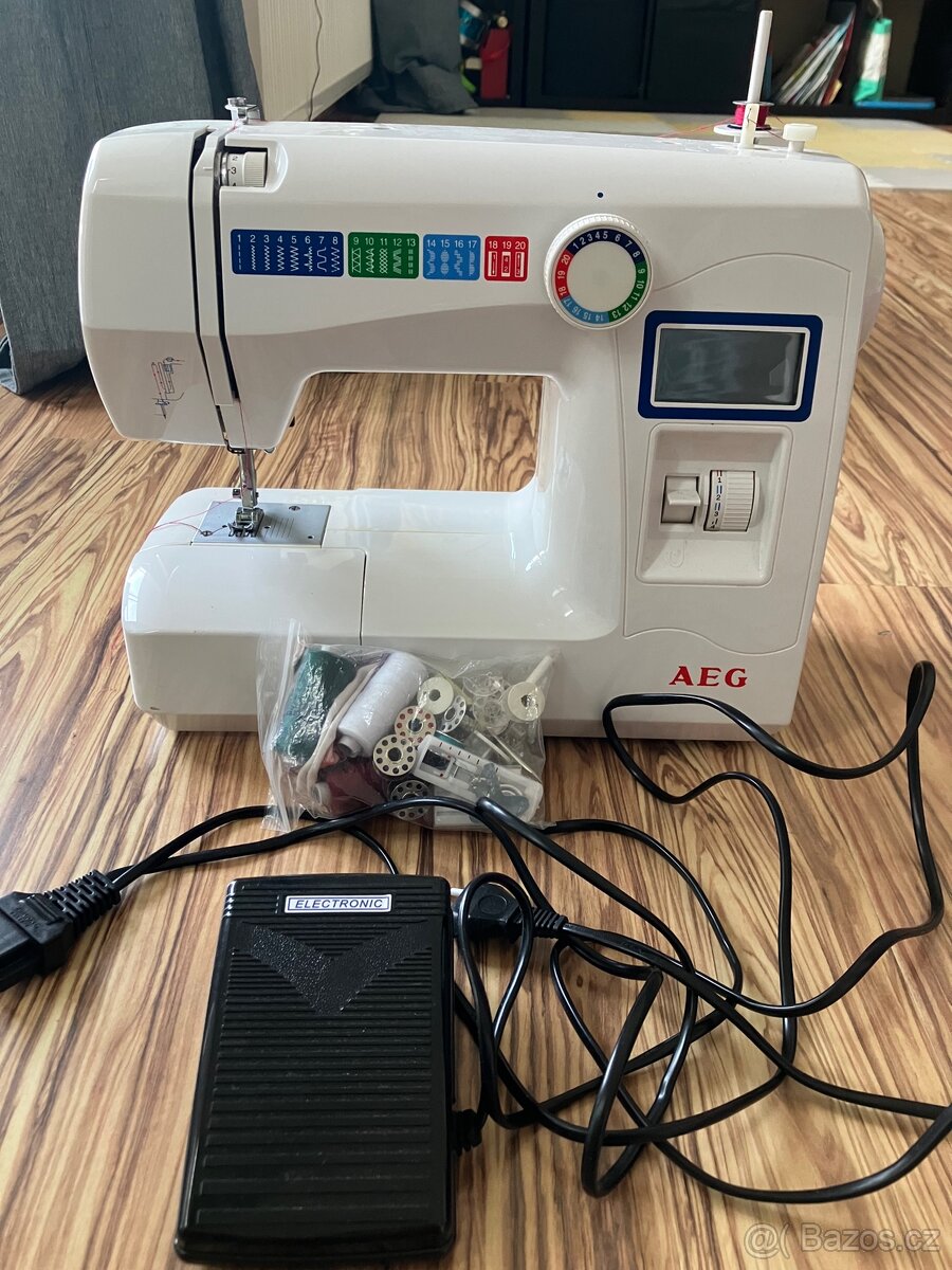 Elektricky sici stroj AEG 225
