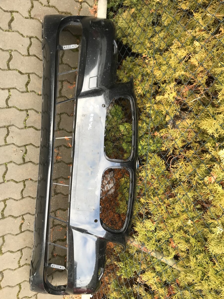 Prodám přední nárazník na BMW 5 F10