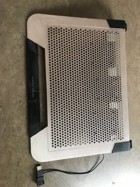 Prodám chladící podložku pod notebook zn. Coolermaster