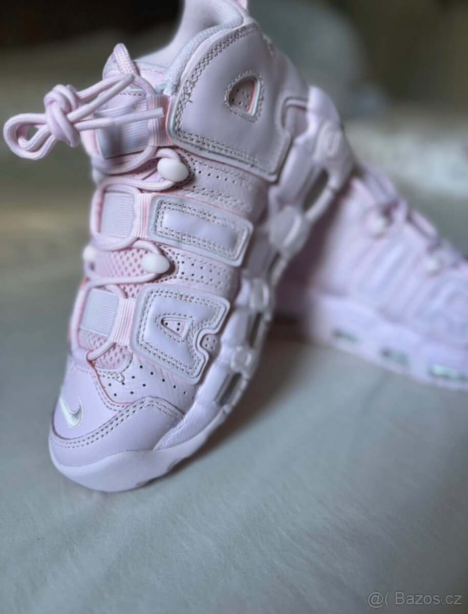 Růžové tenisky Nike