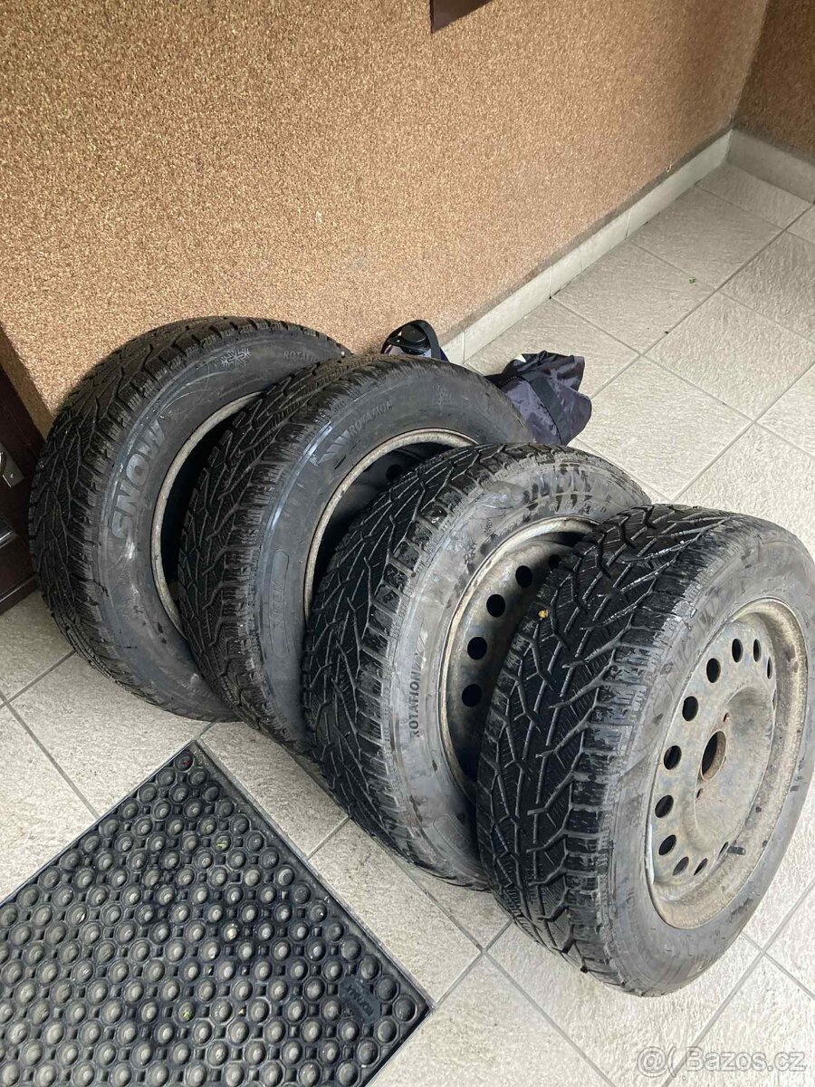 Zimní pneumatiky 205/60 R16 96H - zánovní