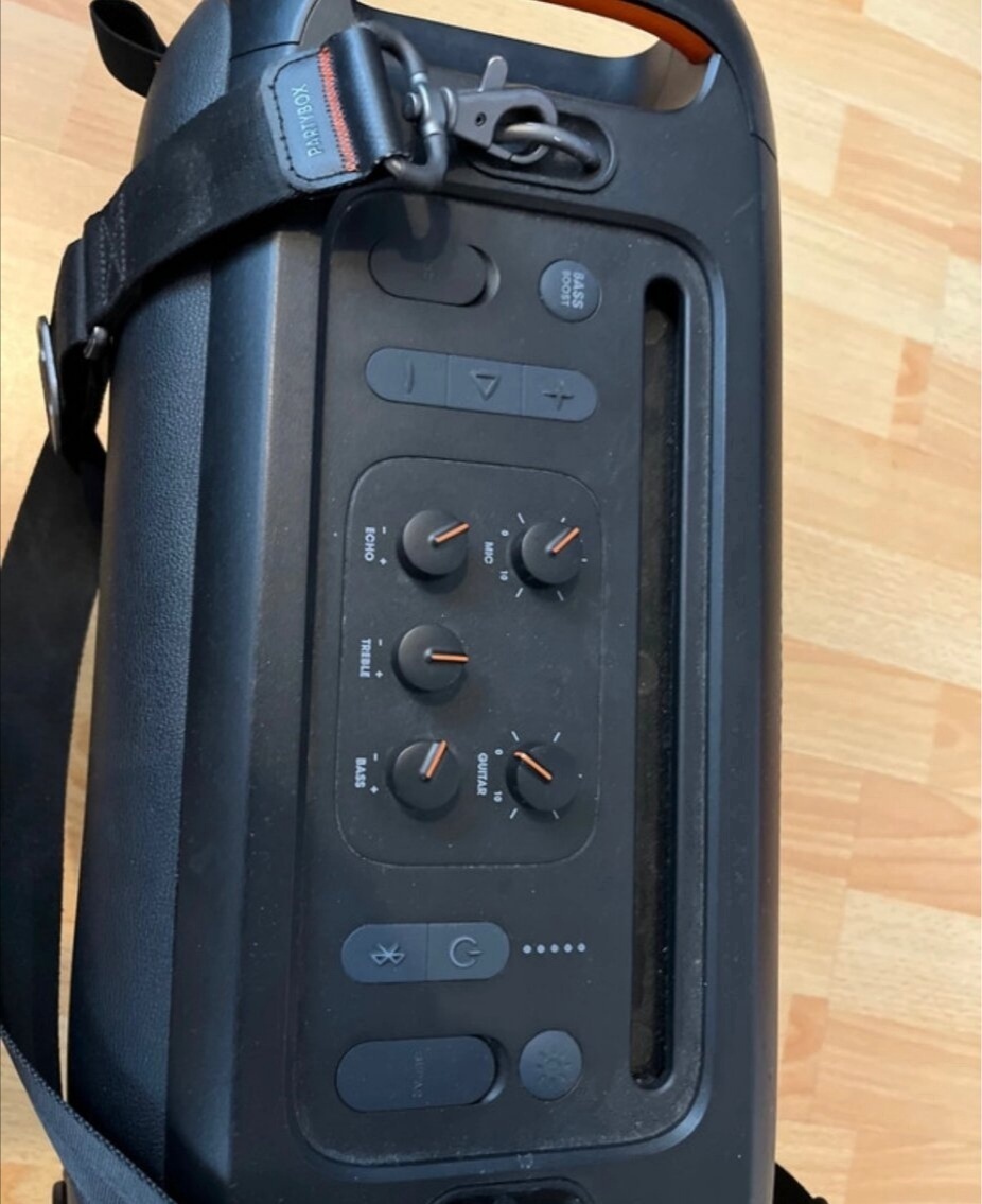 Prodám JBL PARTYBOX on-the-go