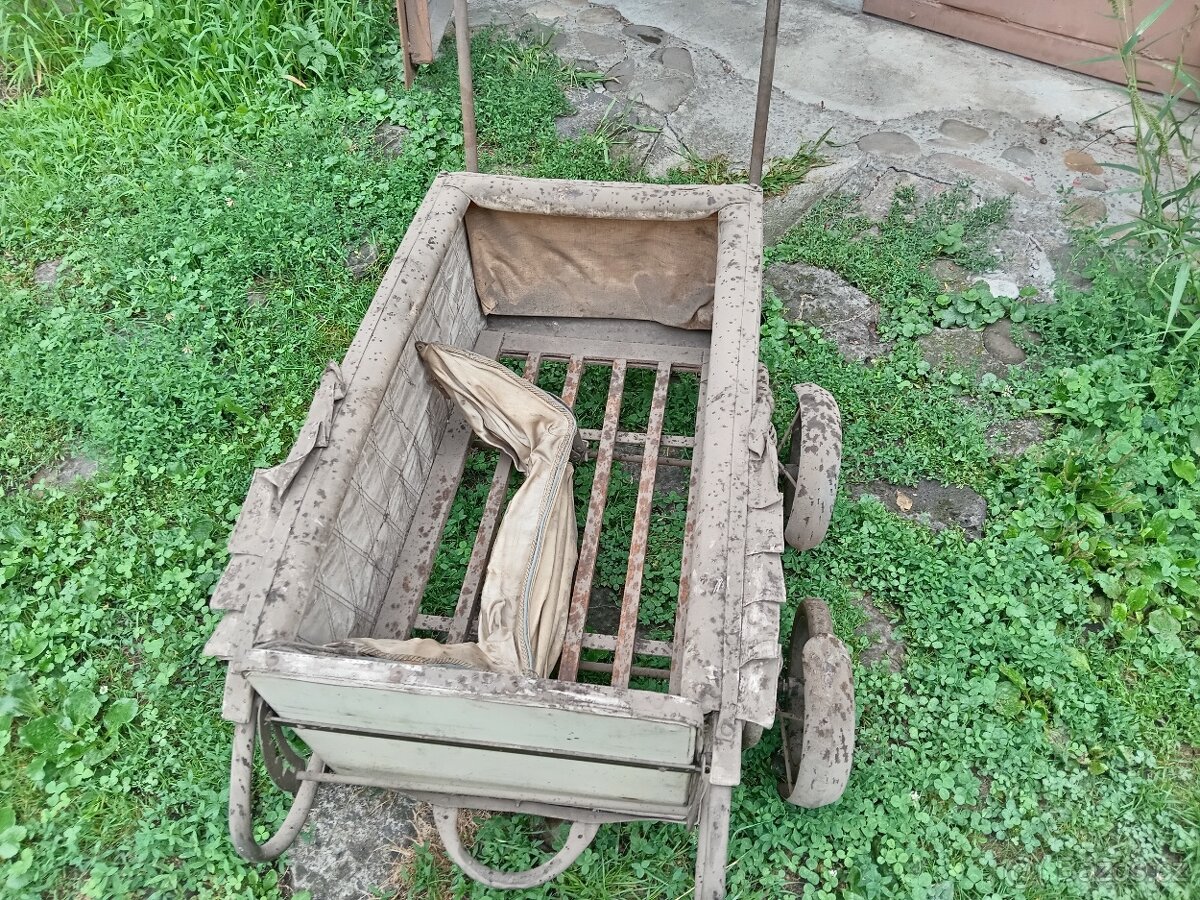 Retro vozíček (kočárek)